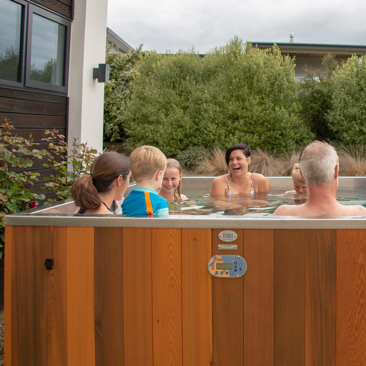 Electric Square Spa - 2m (8 Jets) – Stoked Stainless Australia