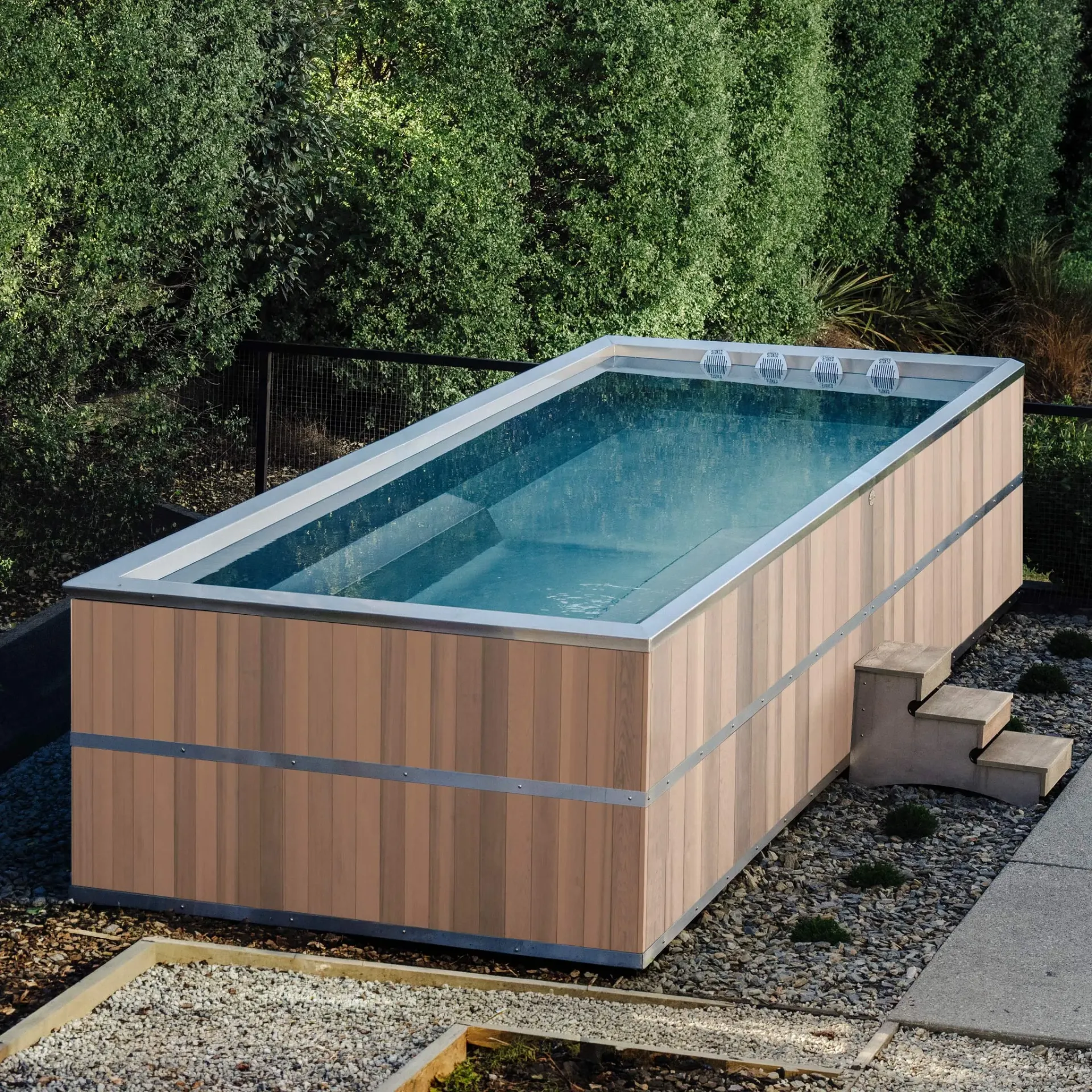 Pool - 6.0 x 2.0 - w/plinth - 4 Jets